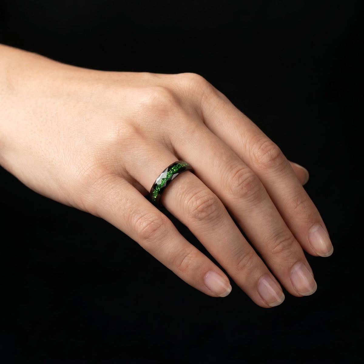 Emerald Ring, Hammered Black Tungsten Ring, Mens Wedding Band, Womens Wedding Ring, Anniversary Gift, Comfort Fit, 4mm, 8mm R