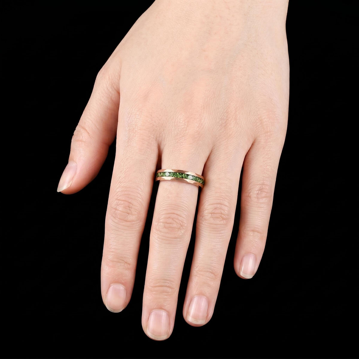 Mens Green Emerald Ring ~ Hammered Tungsten Ring (8mm, 4mm) ~ Rose Gold Wedding Band ~ Emerald Jewelry Gift for Her ~ Modern 